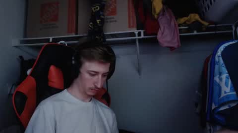 Snapshot of 18str8igcock chatting on 01/12/25, 04:21 18str8igcock online show from 01/12/25, 04:21