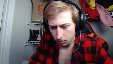 Snapshot of 18str8igcock chatting on 01/12/25, 08:47 18str8igcock online show from 01/12/25, 08:47