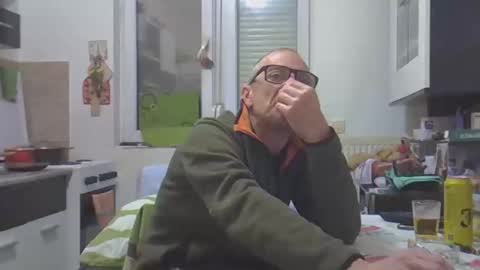 Snapshot of 1973man chatting on 01/11/26, 09:20 1973man online show from 01/11/26, 09:20