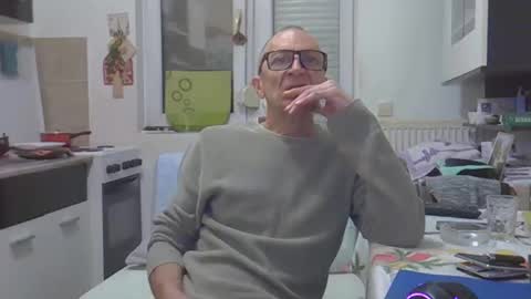 Snapshot of 1973man chatting on 01/14/26, 11:09 1973man online show from 01/14/26, 11:09