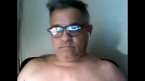 Snapshot of 1_maxx_1 chatting on 01/22/25, 04:23 1_maxx_1 online show from 01/22/25, 04:23