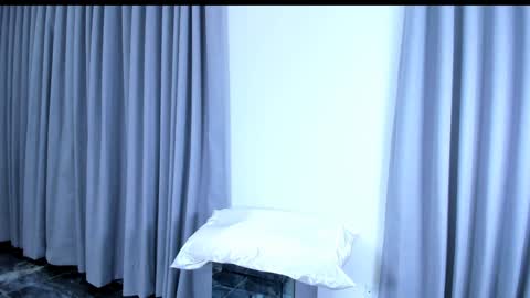 Snapshot of 1bonnie chatting on 01/23/25, 12:35 Hello soy bonnie online show from 01/23/25, 12:35