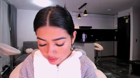 Snapshot of 1bonnie chatting on 09/12/25, 01:49 Hello soy bonnie online show from 09/12/25, 01:49