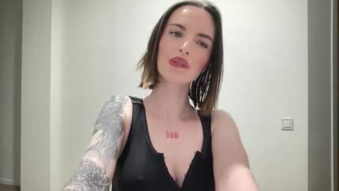 Snapshot of 1dove chatting on 02/11/26, 09:53 DOVE online show from 02/11/26, 09:53