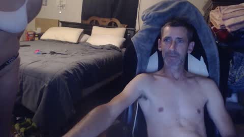 Snapshot of 1hotcouple2c chatting on 09/20/25, 12:00 1hotcouple2c online show from 09/20/25, 12:00