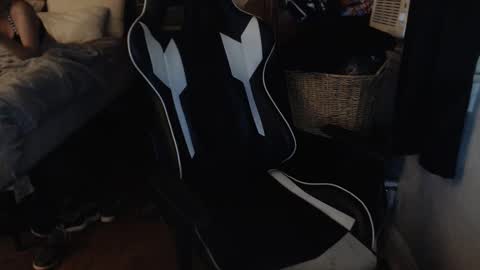 Snapshot of 1hotcouple2c chatting on 09/27/25, 10:09 1hotcouple2c online show from 09/27/25, 10:09