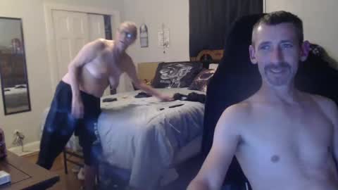 Snapshot of 1hotcouple2c chatting on 10/11/25, 12:10 1hotcouple2c online show from 10/11/25, 12:10