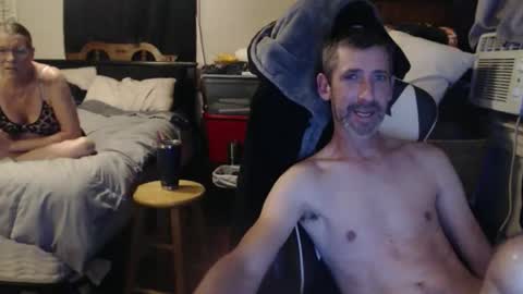 Snapshot of 1hotcouple2c chatting on 11/08/25, 12:11 1hotcouple2c online show from 11/08/25, 12:11