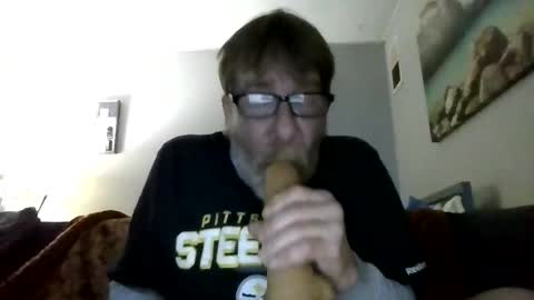 1hunglo101 online show from 12/01/25, 01:21