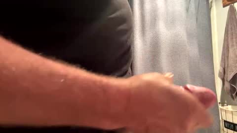 Snapshot of 1hunglo412 chatting on 11/06/25, 12:28 1hunglo412 online show from 11/06/25, 12:28