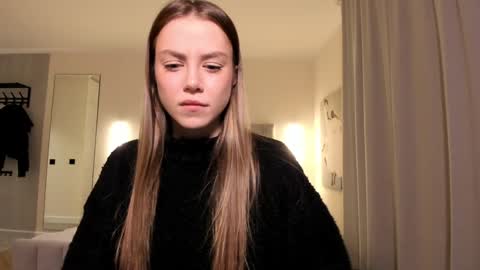 Snapshot of 1i1ypa1mer chatting on 12/18/24, 10:13 Lily 3 online show from 12/18/24, 10:13