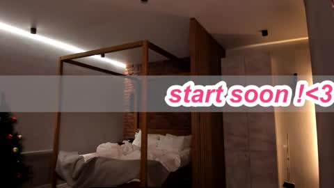 Snapshot of 1i1ypa1mer chatting on 02/15/26, 07:10 Lily 3 online show from 02/15/26, 07:10