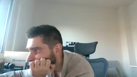 Snapshot of 1kamilkamil11 chatting on 01/30/25, 02:15 kam online show from 01/30/25, 02:15