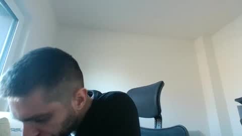 Snapshot of 1kamilkamil11 chatting on 02/11/25, 12:37 kam online show from 02/11/25, 12:37