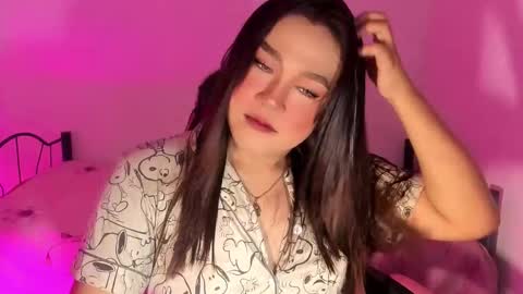 1lovelymess online show from 11/18/25, 03:45