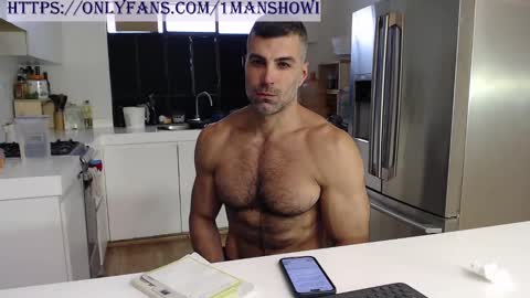 Snapshot of 1manshow11 chatting on 01/27/25, 09:33 1manshow11 online show from 01/27/25, 09:33