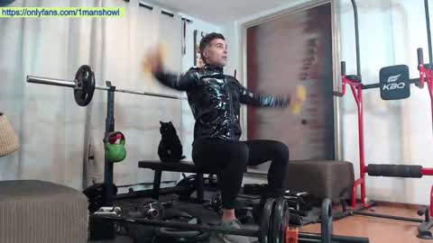 Snapshot of 1manshow11 chatting on 01/06/26, 11:03 1manshow11 online show from 01/06/26, 11:03