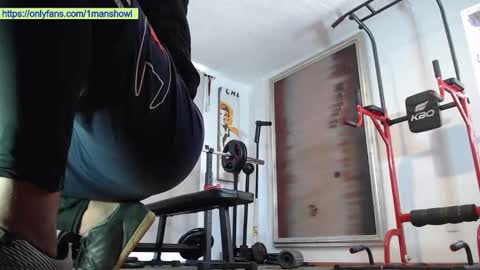 Snapshot of 1manshow11 chatting on 02/01/26, 04:05 1manshow11 online show from 02/01/26, 04:05