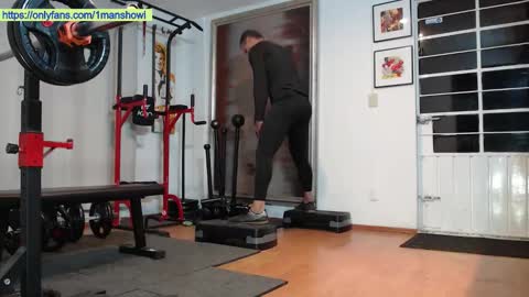 Snapshot of 1manshow11 chatting on 03/09/26, 09:02 1manshow11 online show from 03/09/26, 09:02