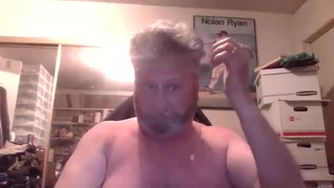 Snapshot of 1milkman2000 chatting on 05/05/26, 12:40 milkman online show from 05/05/26, 12:40