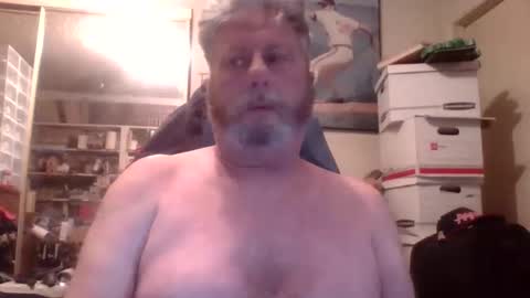 Snapshot of 1milkman2000 chatting on 05/16/26, 09:46 milkman online show from 05/16/26, 09:46