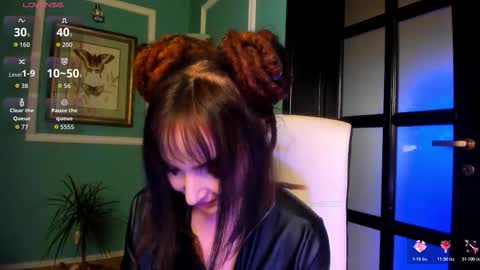 Snapshot of 1munique chatting on 11/04/25, 01:10 Moona online show from 11/04/25, 01:10