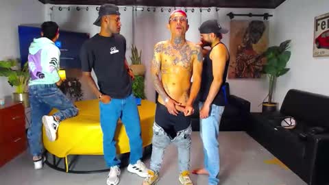 Snapshot of 1pushman chatting on 11/15/25, 02:02 pushman online show from 11/15/25, 02:02