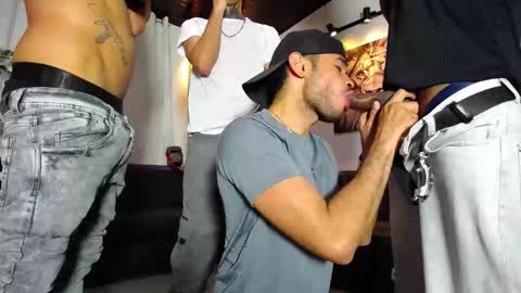 Snapshot of 1pushman chatting on 12/01/25, 11:48 pushman online show from 12/01/25, 11:48