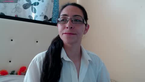 paola online show from 04/15/26, 10:21