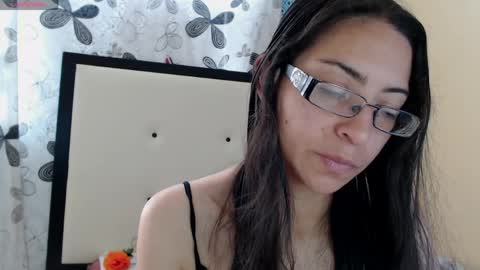 paola online show from 04/19/26, 05:01