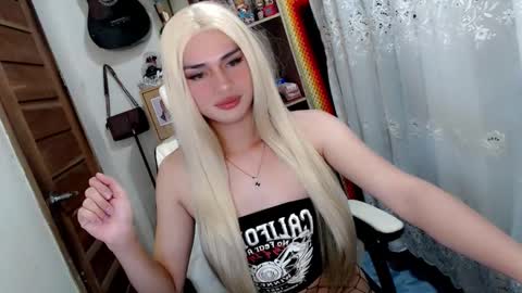 Snapshot of 1sexy_kattie chatting on 12/04/25, 01:31 1sexy kattie online show from 12/04/25, 01:31