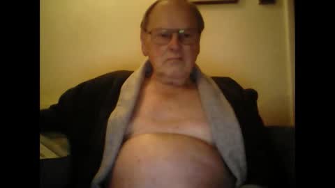 Snapshot of 1shorty chatting on 12/31/24, 07:40 1shorty online show from 12/31/24, 07:40