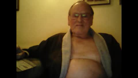 Snapshot of 1shorty chatting on 01/18/25, 06:32 1shorty online show from 01/18/25, 06:32