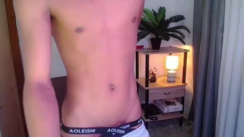 Snapshot of 1sweetloverxx chatting on 04/19/26, 12:22 1sweetloverxx online show from 04/19/26, 12:22