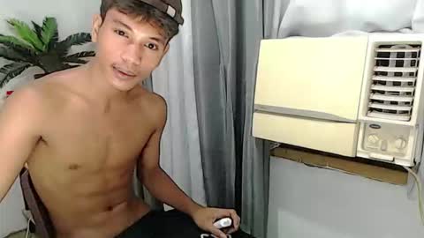 Snapshot of 1sweetloverxx chatting on 04/19/26, 04:39 1sweetloverxx online show from 04/19/26, 04:39