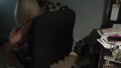 Susan online show from 11/21/25, 03:38