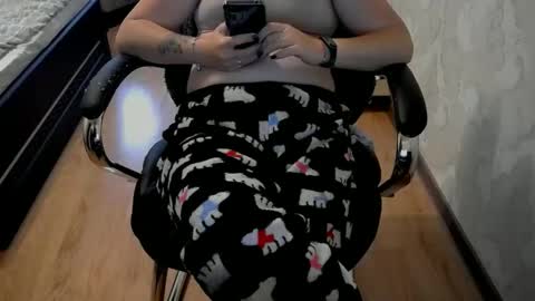 1your_hot_girls online show from 10/27/25, 02:10