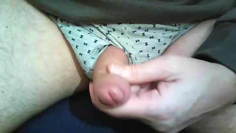 Snapshot of 2001uwuk chatting on 11/28/25, 05:48 2001uwuk online show from 11/28/25, 05:48