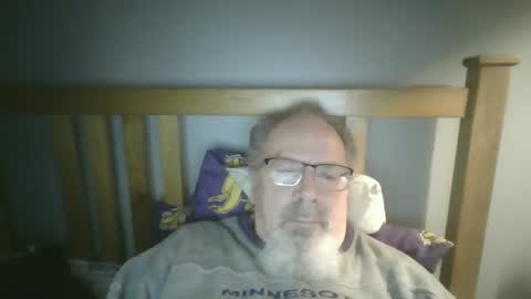 Snapshot of 2003dynawideglide chatting on 02/23/25, 01:35 2003dynawideglide online show from 02/23/25, 01:35