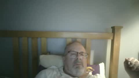 Snapshot of 2003dynawideglide chatting on 04/18/26, 02:37 2003dynawideglide online show from 04/18/26, 02:37
