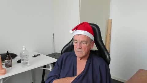 Henk online show from 12/23/24, 02:17