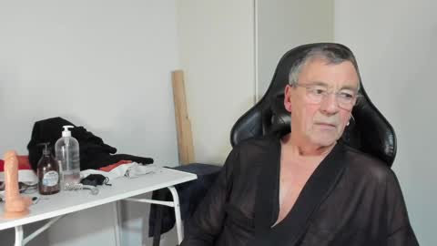 Henk online show from 12/28/24, 05:14