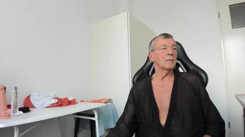 Henk online show from 10/30/25, 12:39