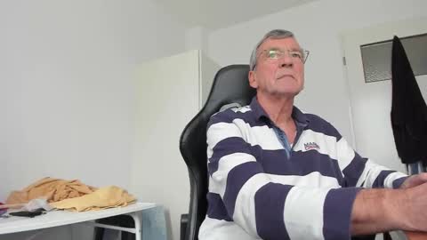 Henk online show from 11/20/25, 01:55