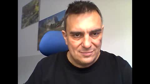 Snapshot of 2025eyesforyou chatting on 12/15/24, 11:23 2025eyesforyou online show from 12/15/24, 11:23