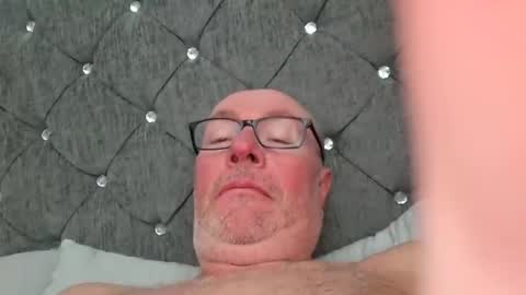 Snapshot of 211scudder chatting on 06/07/26, 01:37 211skoosh online show from 06/07/26, 01:37