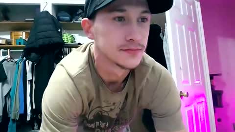 Snapshot of 21yearsy0ung9icheshung chatting on 12/09/24, 12:45 AlecurClit online show from 12/09/24, 12:45