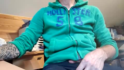 Snapshot of 22_acacia_avenue chatting on 12/03/25, 12:25 22_acacia_avenue online show from 12/03/25, 12:25