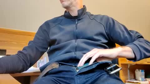 Snapshot of 22_acacia_avenue chatting on 12/16/25, 09:58 22_acacia_avenue online show from 12/16/25, 09:58