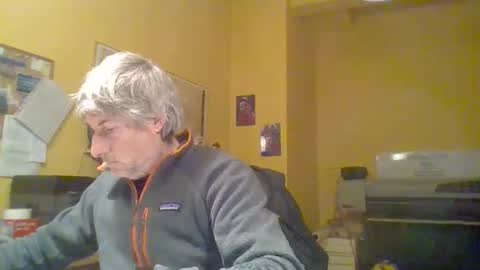 Snapshot of 22esserre chatting on 12/10/24, 03:44 22esserre online show from 12/10/24, 03:44